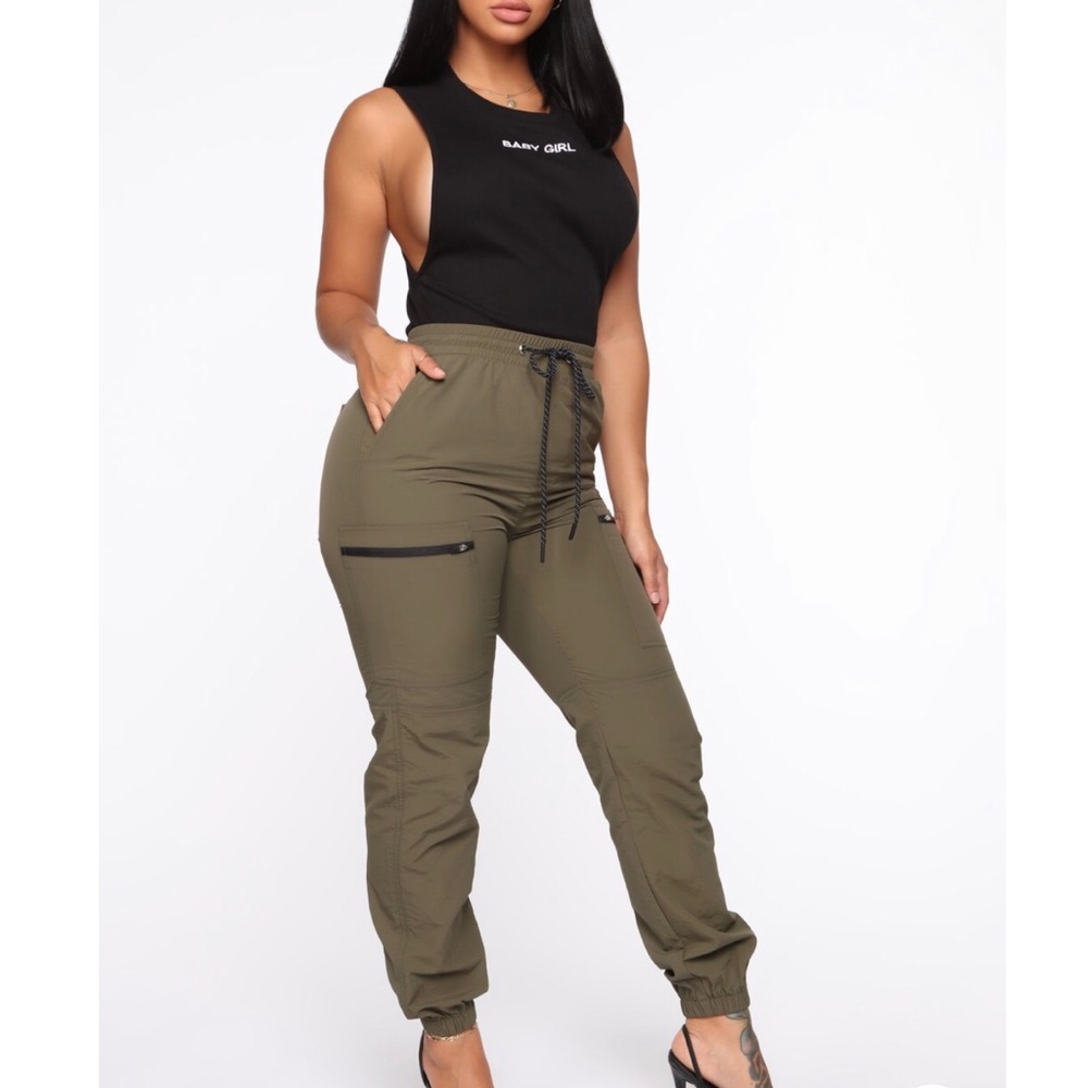 Low high rise joggers